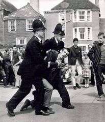 Mods and Rockers invasion 1964 02
